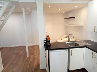 Casa adosada en venta en Valdeacederas en Madrid