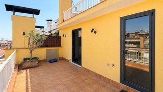 Ático en venta en Sant Antoni en Barcelona