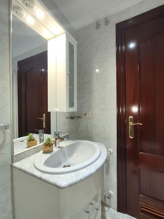 Piso en venta en Milán - Pumarín - Teatinos en Oviedo