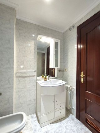 Piso en venta en Milán - Pumarín - Teatinos en Oviedo