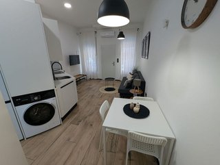 Local comercial en venta en Girón - Las Delicias - Tabacalera en Málaga