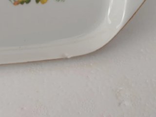 Vassoio in porcellana con uccelli e fiori