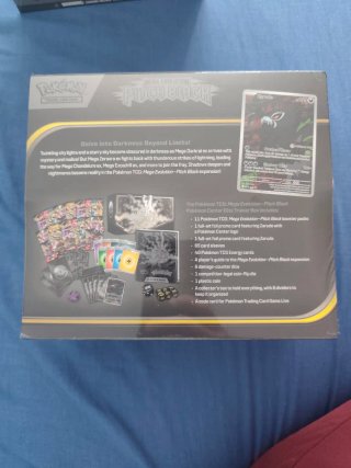 ETB Pokémon Center Pitch Black