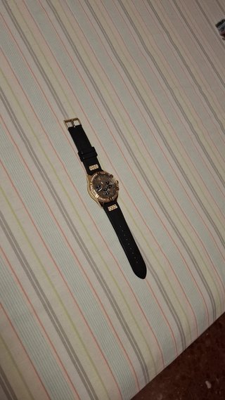 Reloj Guess Dorado y Negro con Cristales