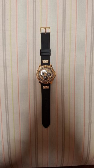 Reloj Guess Dorado y Negro con Cristales