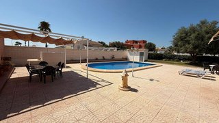 Chalet en venta en La Siesta - El Salado - Torreta en Torrevieja