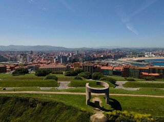 Piso en venta en La Arena en Gijón
