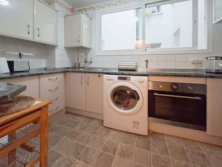 Piso en venta en Playa Bajadilla-Puertos en Marbella