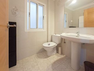Piso en venta en Playa Bajadilla-Puertos en Marbella