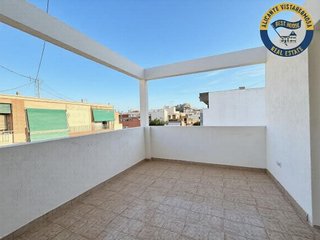 Ático en venta en Carolinas Altas en Alicante