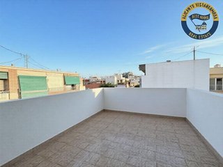 Ático en venta en Carolinas Altas en Alicante