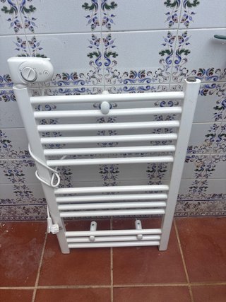 Calefactor Toallas Blanco Metal