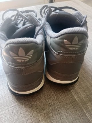 Zapatillas Adidas ZX750 grises talla 42