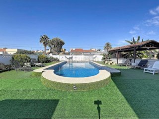 Chalet en venta en La Siesta - El Salado - Torreta en Torrevieja