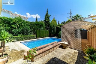 Chalet en venta en Albolote