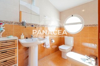 Casa adosada en venta en Albuñol