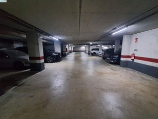 Garaje en venta en La Vall d'Hebron en Barcelona