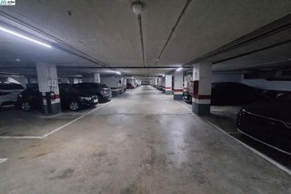 Garaje en venta en La Vall d'Hebron en Barcelona