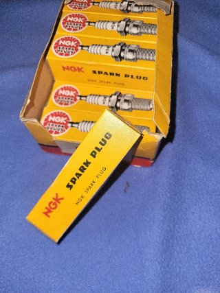 Caja 9 Bujías NGK Spark Plugs BP7EFS