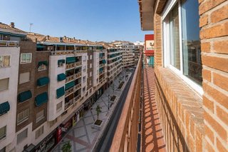 Piso en venta en Camino de Ronda - Rosaleda en Granada