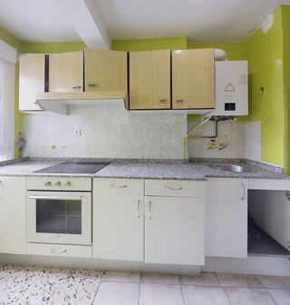 Piso en venta en El Polígono en Gijón
