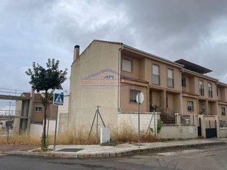 Casa adosada en venta en La Paz-Las Américas en Linares