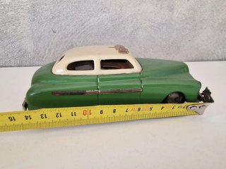 Antiguo coche de fricción a Rico