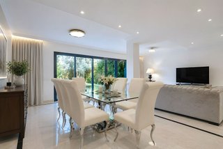 Casa adosada en venta en Nueva Andalucía centro en Marbella