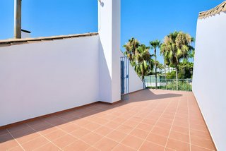 Casa adosada en venta en Nueva Andalucía centro en Marbella