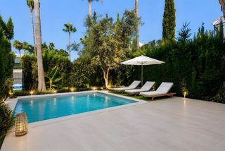 Casa adosada en venta en Nueva Andalucía centro en Marbella