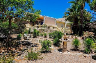 Chalet en venta en La Siesta - El Salado - Torreta en Torrevieja
