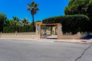 Chalet en venta en La Siesta - El Salado - Torreta en Torrevieja