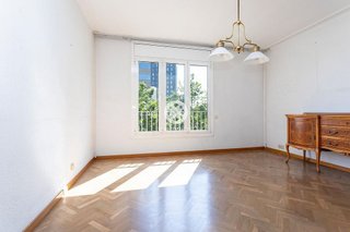 Piso en venta en Sants en Barcelona