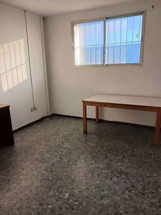 Nave industrial en alquiler en La Paz en Alcalá de Guadaira