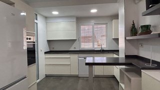 Piso en venta en Hospital - Parque sur en Albacete
