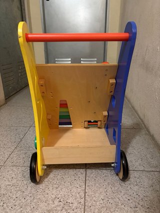 Correpasillos bebé madera con actividades