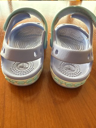 Crocs ORIGINALES Lila Talla C6 (23) Niña/Niño