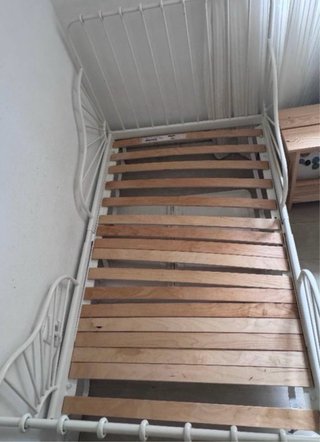 Cama infantil extensible IKEA blanca