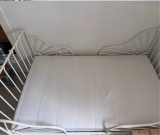 Cama infantil extensible IKEA blanca
