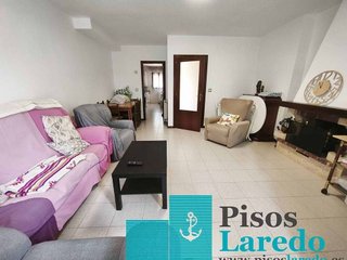 Casa adosada en venta en El Puntal en Laredo