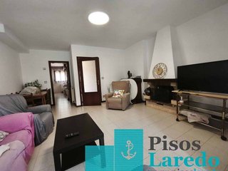 Casa adosada en venta en El Puntal en Laredo
