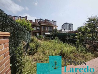 Casa adosada en venta en El Puntal en Laredo