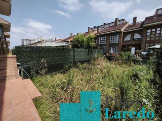 Casa adosada en venta en El Puntal en Laredo