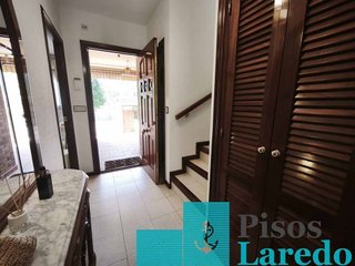 Casa adosada en venta en El Puntal en Laredo