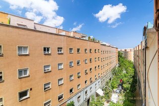 Ático en venta en El Turó de la Peira en Barcelona