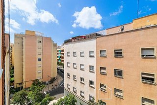 Ático en venta en El Turó de la Peira en Barcelona