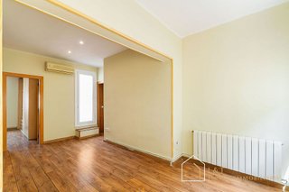 Ático en venta en El Turó de la Peira en Barcelona