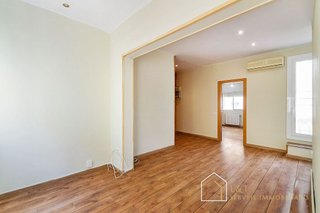 Ático en venta en El Turó de la Peira en Barcelona