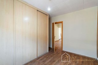 Ático en venta en El Turó de la Peira en Barcelona