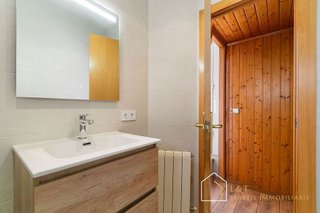 Ático en venta en El Turó de la Peira en Barcelona